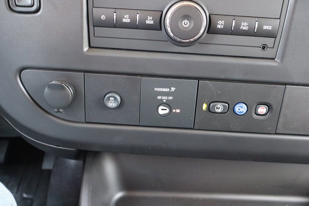 2025 Chevrolet Express Cargo WT