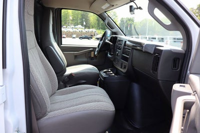 2025 Chevrolet Express Cargo WT