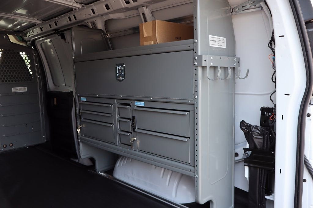 2025 Chevrolet Express Cargo WT