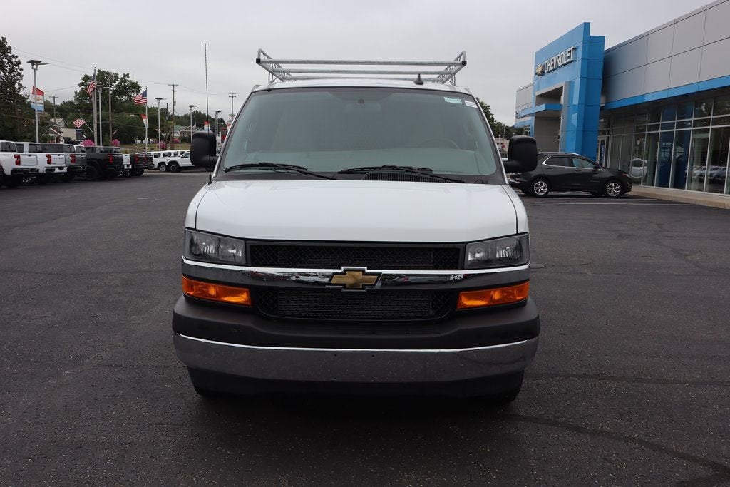 2025 Chevrolet Express Cargo WT
