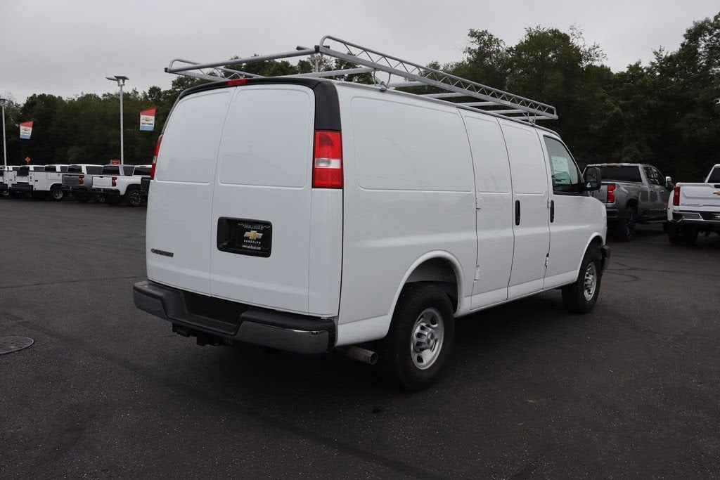 2025 Chevrolet Express Cargo WT