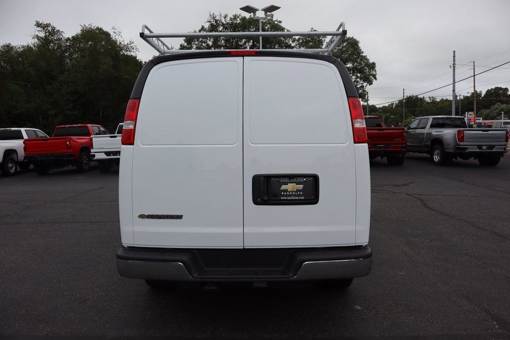 2025 Chevrolet Express Cargo WT