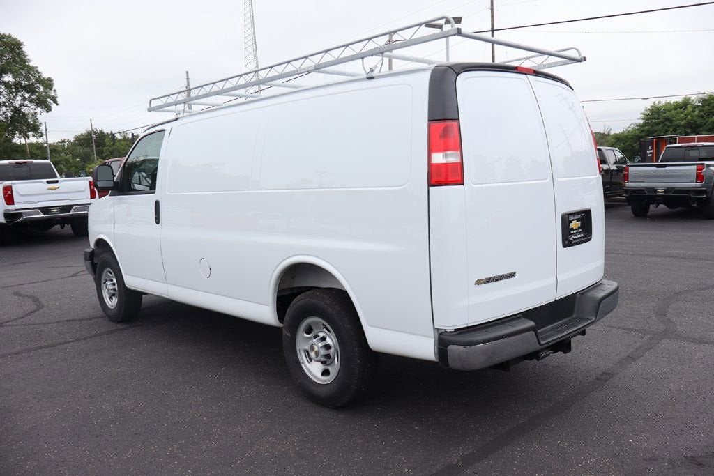 2025 Chevrolet Express Cargo WT