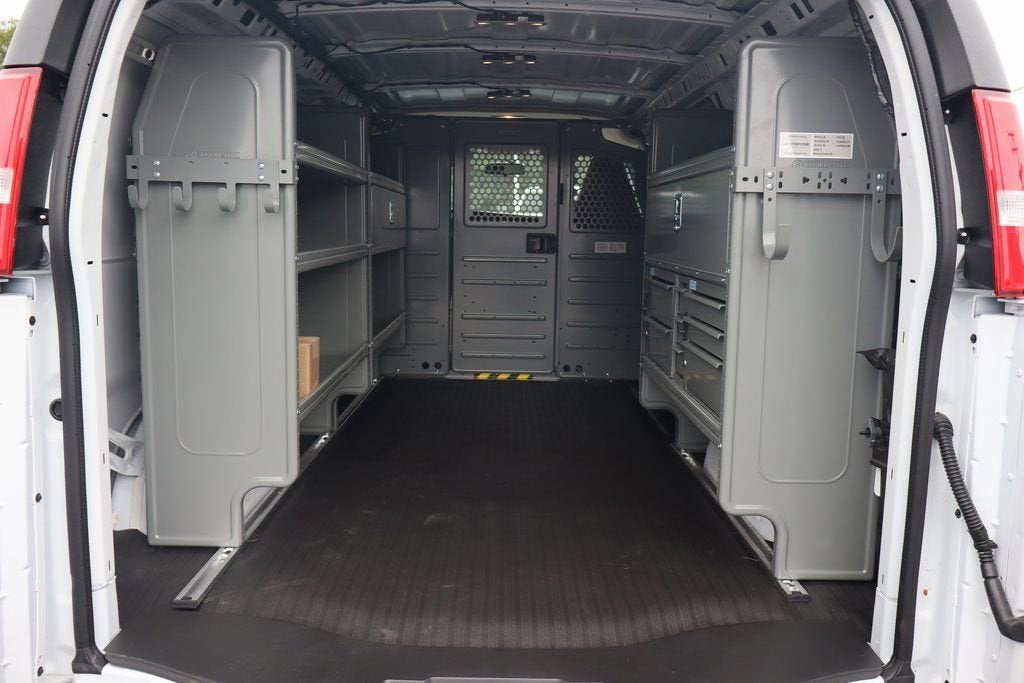 2025 Chevrolet Express Cargo WT