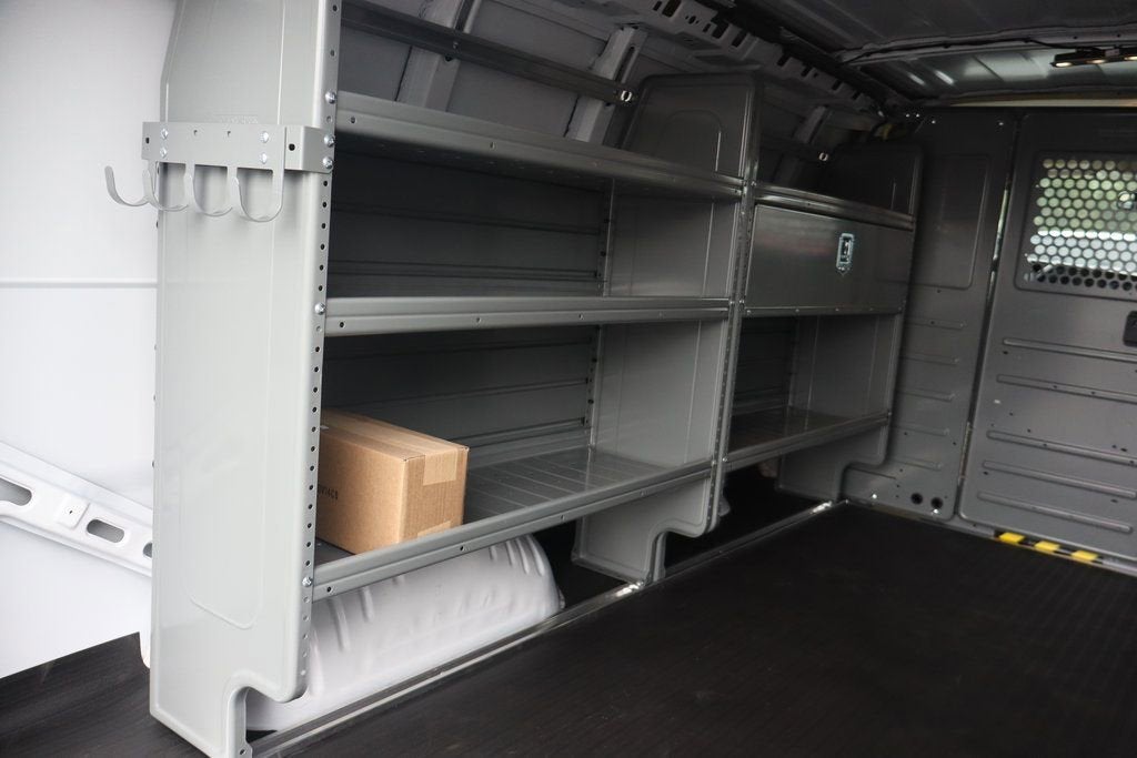 2025 Chevrolet Express Cargo WT