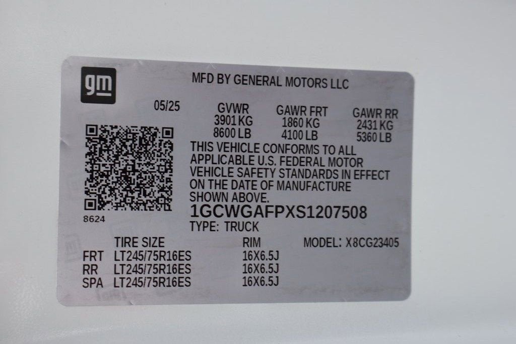 2025 Chevrolet Express Cargo WT