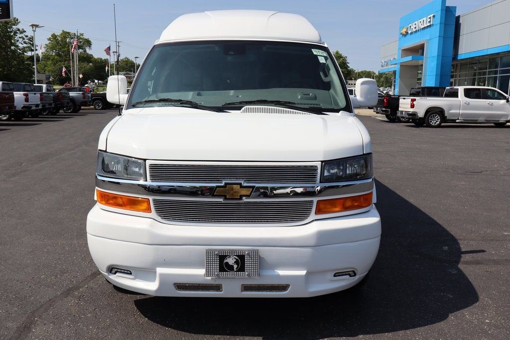 2025 Chevrolet Express Cargo WT