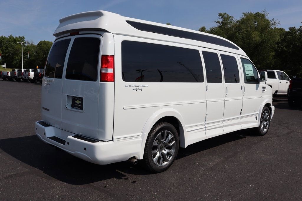 2025 Chevrolet Express Cargo WT