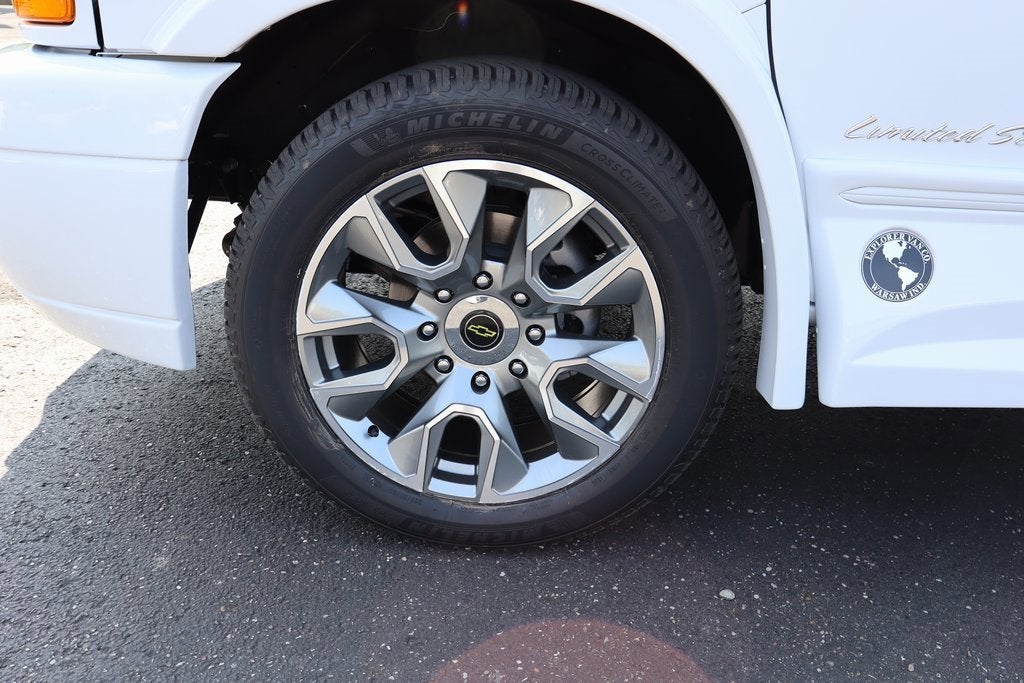 2025 Chevrolet Express Cargo 2500 WT