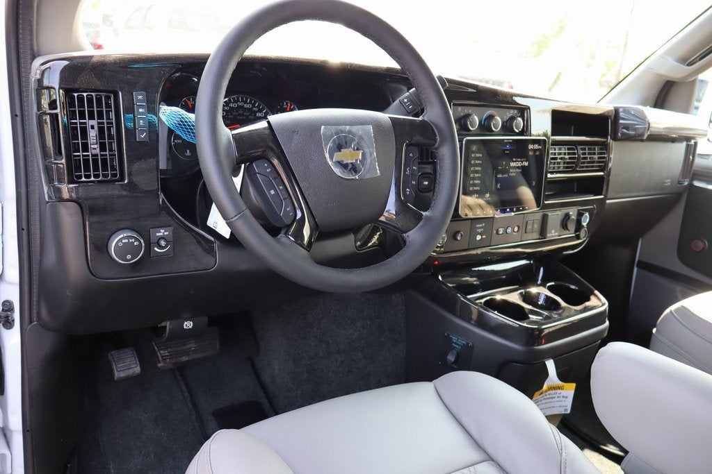 2025 Chevrolet Express Cargo 2500 WT