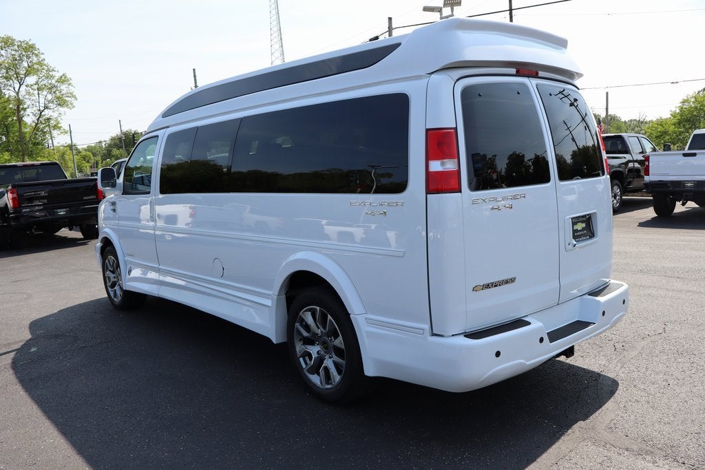 2025 Chevrolet Express Cargo 2500 WT