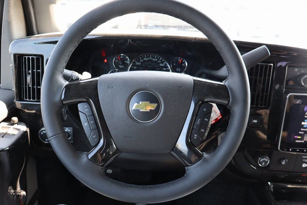 2025 Chevrolet Express Cargo WT