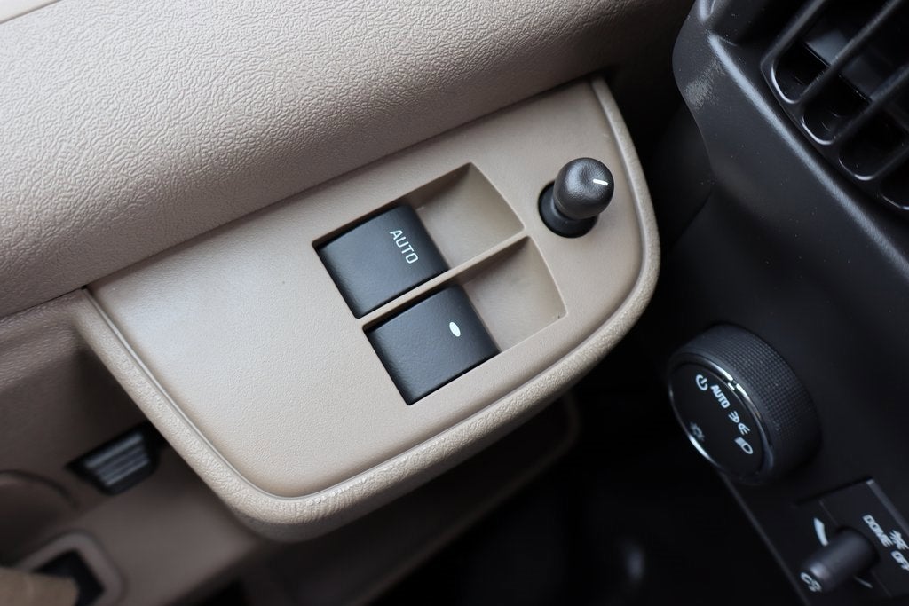 2025 Chevrolet Express Cargo 3500 WT