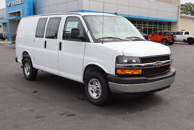 2025 Chevrolet Express Cargo 3500 WT