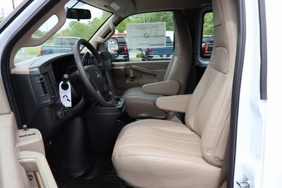 2025 Chevrolet Express Cargo 3500 WT