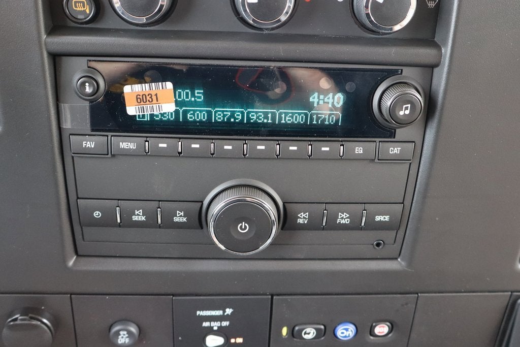 2025 Chevrolet Express Cargo 3500 WT