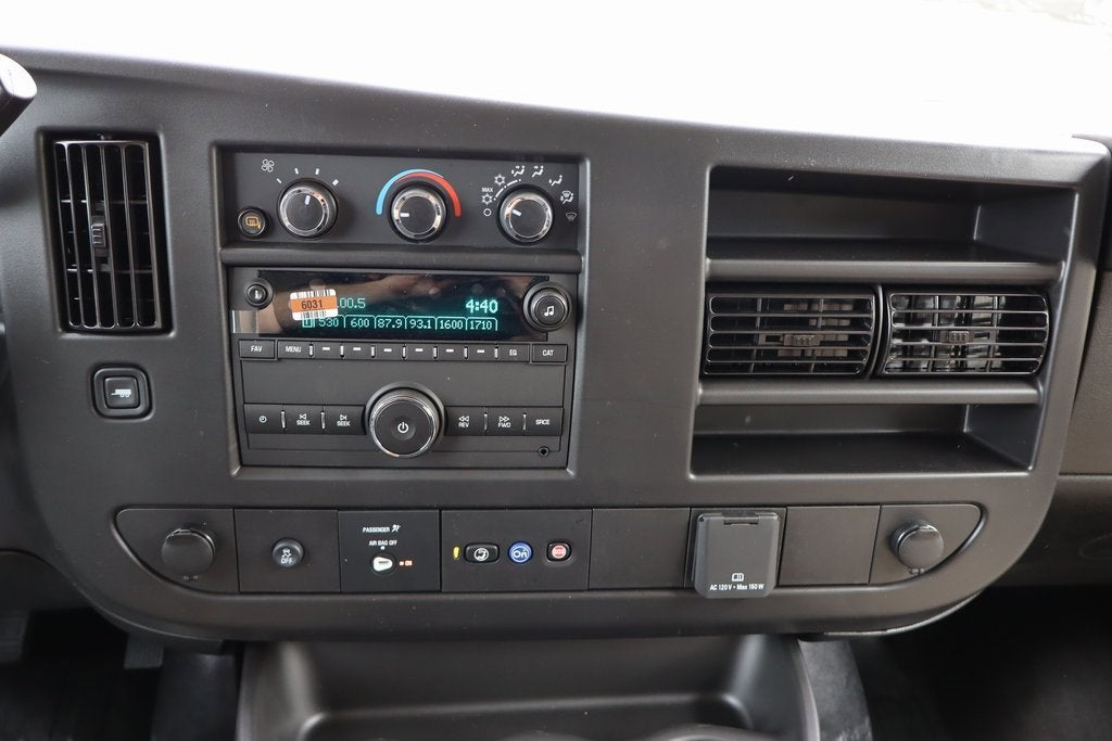 2025 Chevrolet Express Cargo 3500 WT