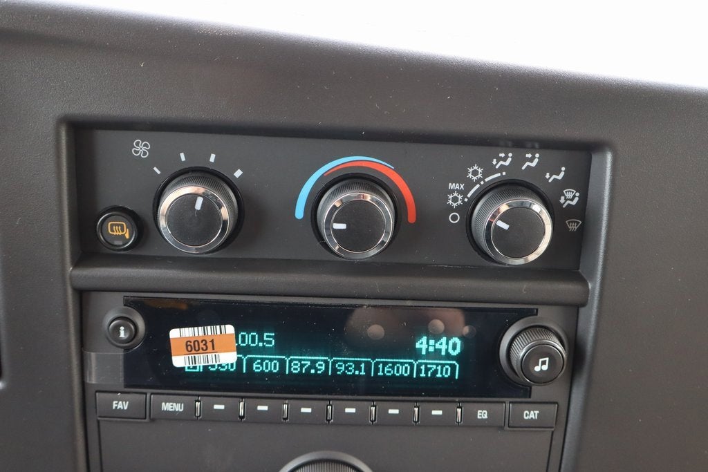 2025 Chevrolet Express Cargo 3500 WT