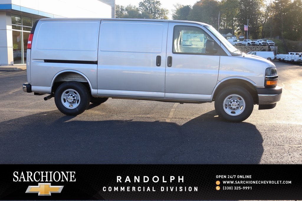 2025 Chevrolet Express Cargo 3500 WT