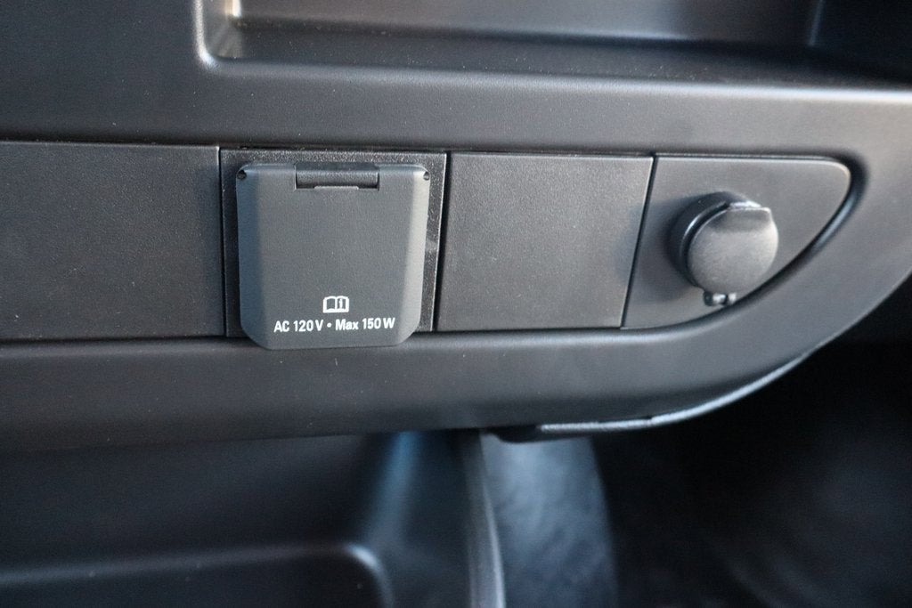 2025 Chevrolet Express Cargo 3500 WT