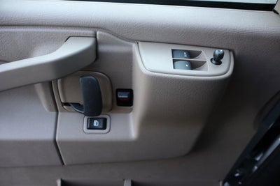 2025 Chevrolet Express Cargo 3500 WT