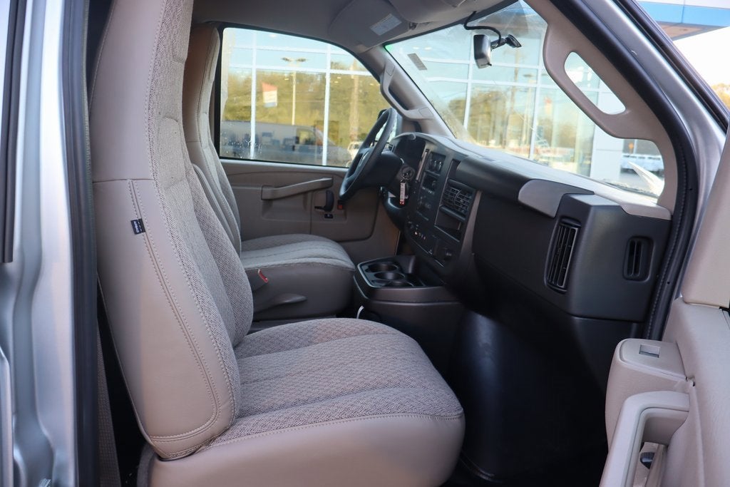 2025 Chevrolet Express Cargo 3500 WT