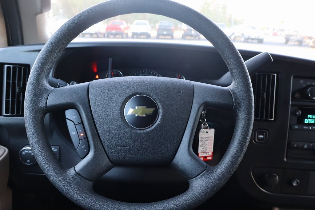 2025 Chevrolet Express Cargo 3500 WT