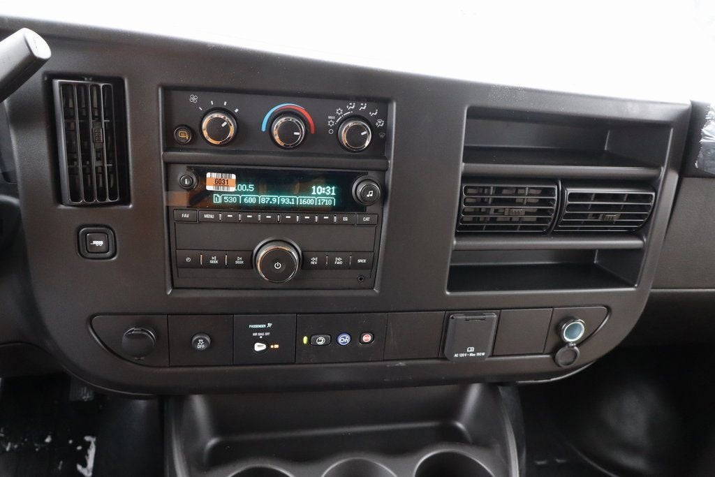 2025 Chevrolet Express Cargo 3500 WT