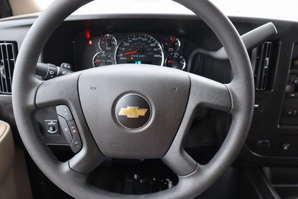 2025 Chevrolet Express Cargo 3500 WT