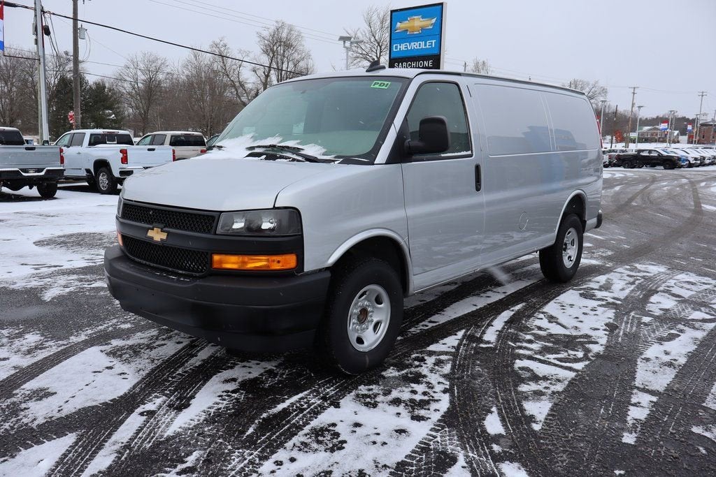 2025 Chevrolet Express Cargo 3500 WT