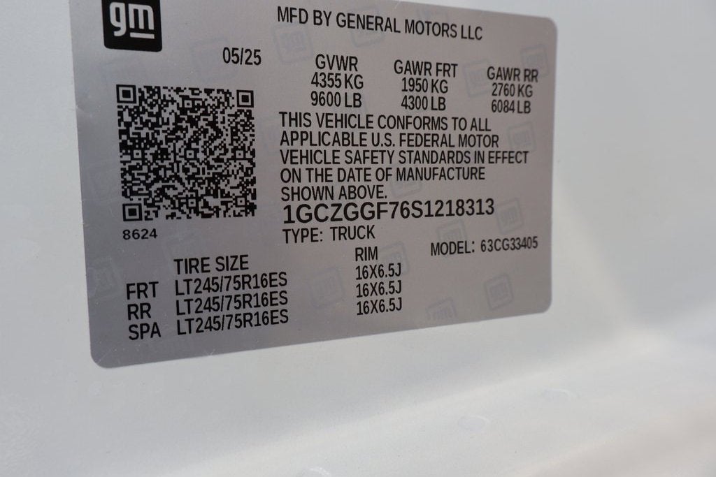 2025 Chevrolet Express Cargo 3500 WT