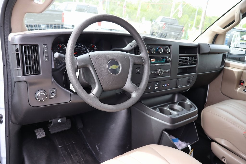 2025 Chevrolet Express Cargo 3500 WT
