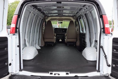 2025 Chevrolet Express Cargo WT