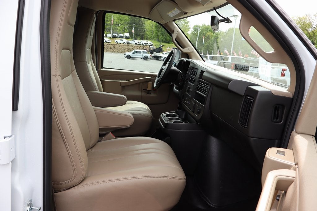 2025 Chevrolet Express Cargo 3500 WT
