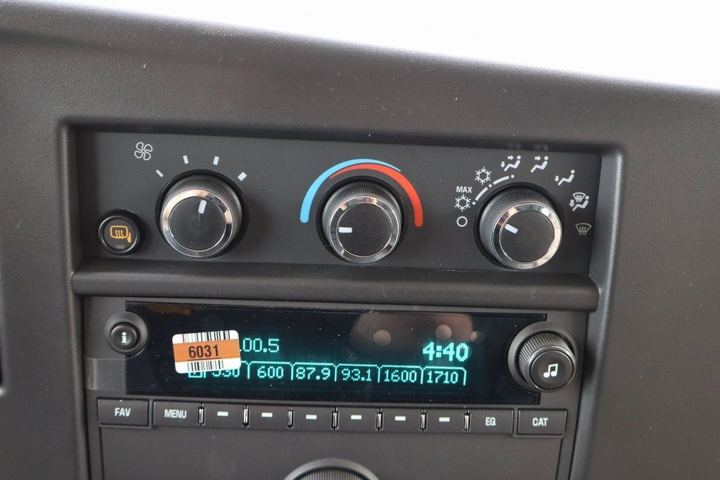 2025 Chevrolet Express Cargo 3500 WT