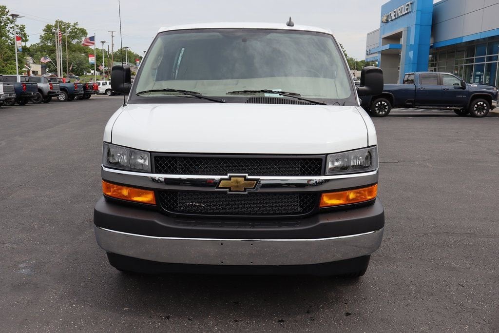 2025 Chevrolet Express Cargo WT
