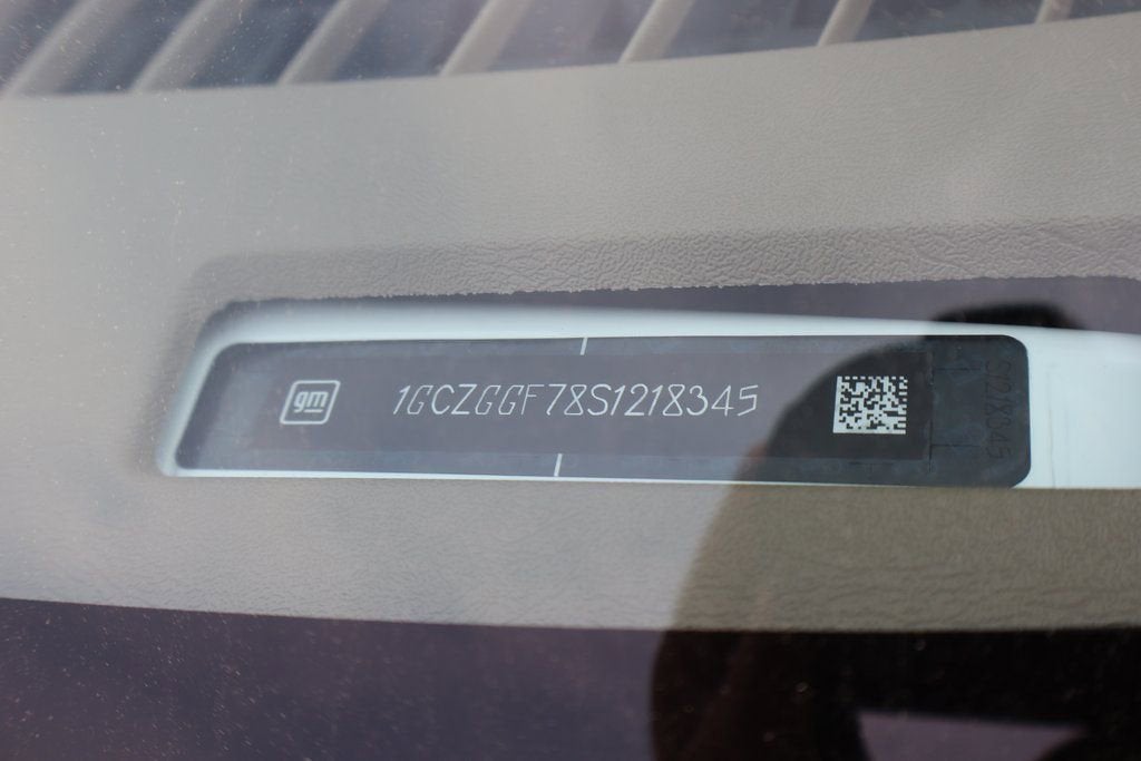 2025 Chevrolet Express Cargo WT