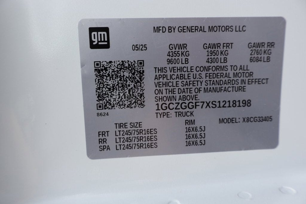 2025 Chevrolet Express Cargo 3500 WT