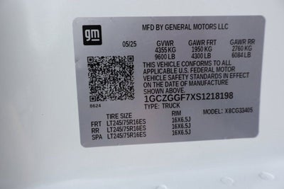 2025 Chevrolet Express Cargo WT