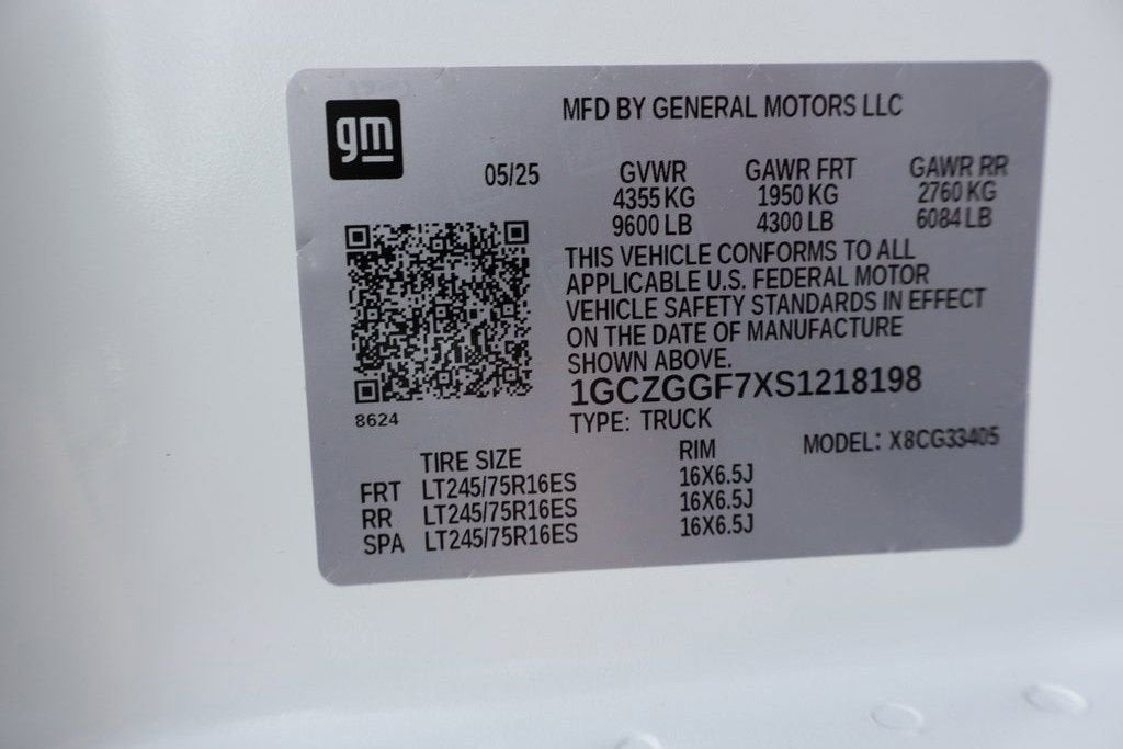 2025 Chevrolet Express Cargo WT