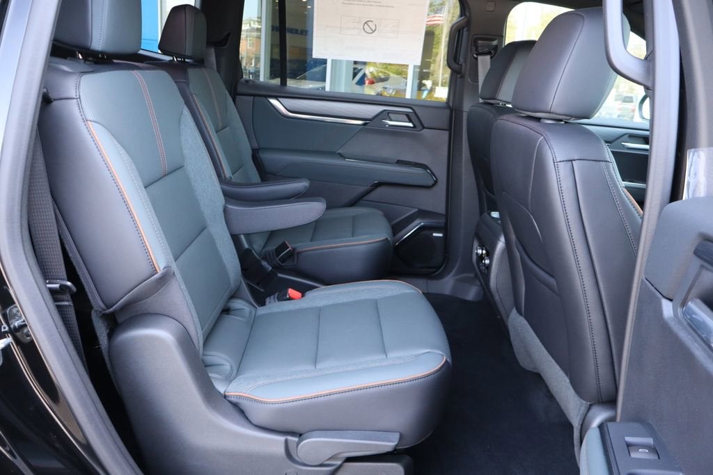 2025 GMC Acadia AT4