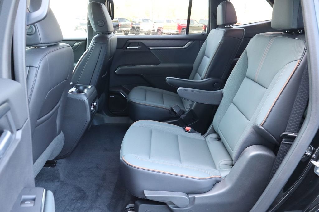 2025 GMC Acadia AT4