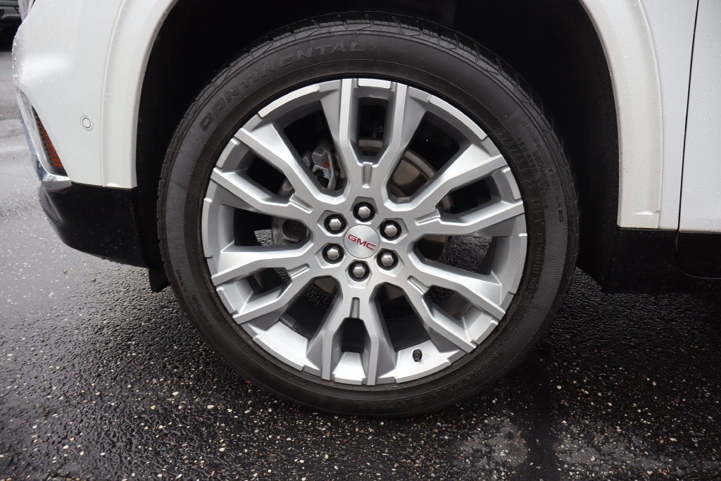 2024 GMC Acadia Denali