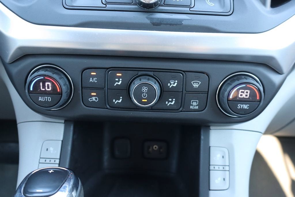 2017 GMC Acadia SLE-2