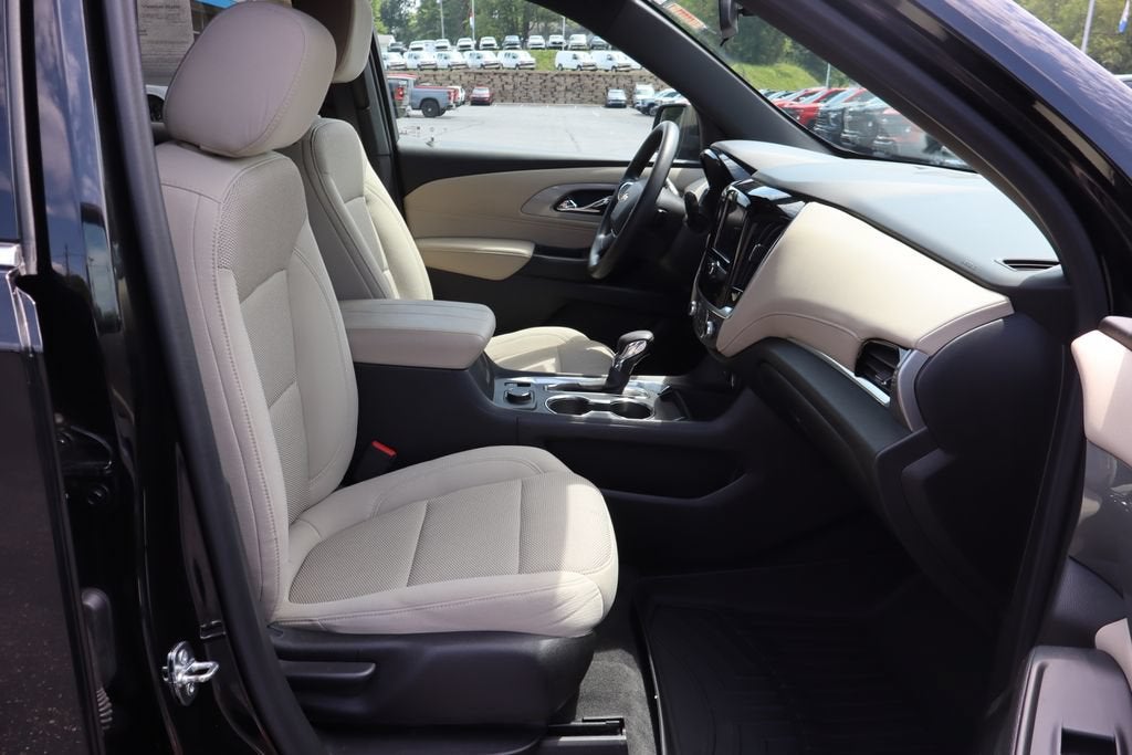 2022 Chevrolet Traverse LS