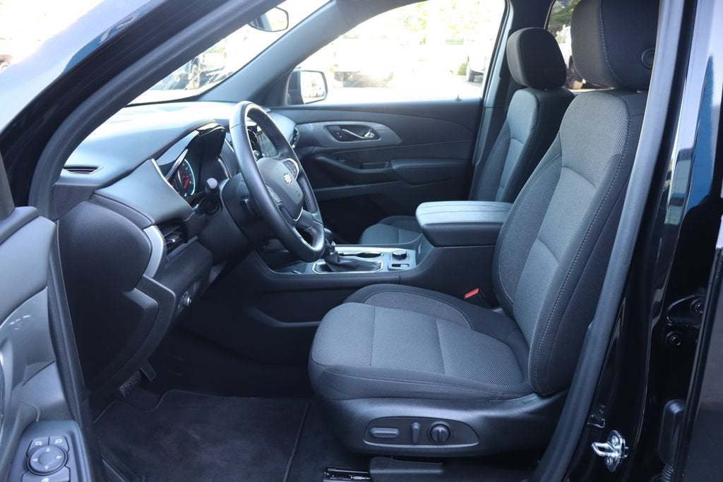 2023 Chevrolet Traverse LT