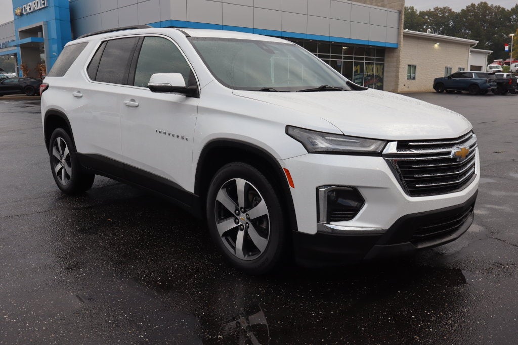 2023 Chevrolet Traverse LT Leather
