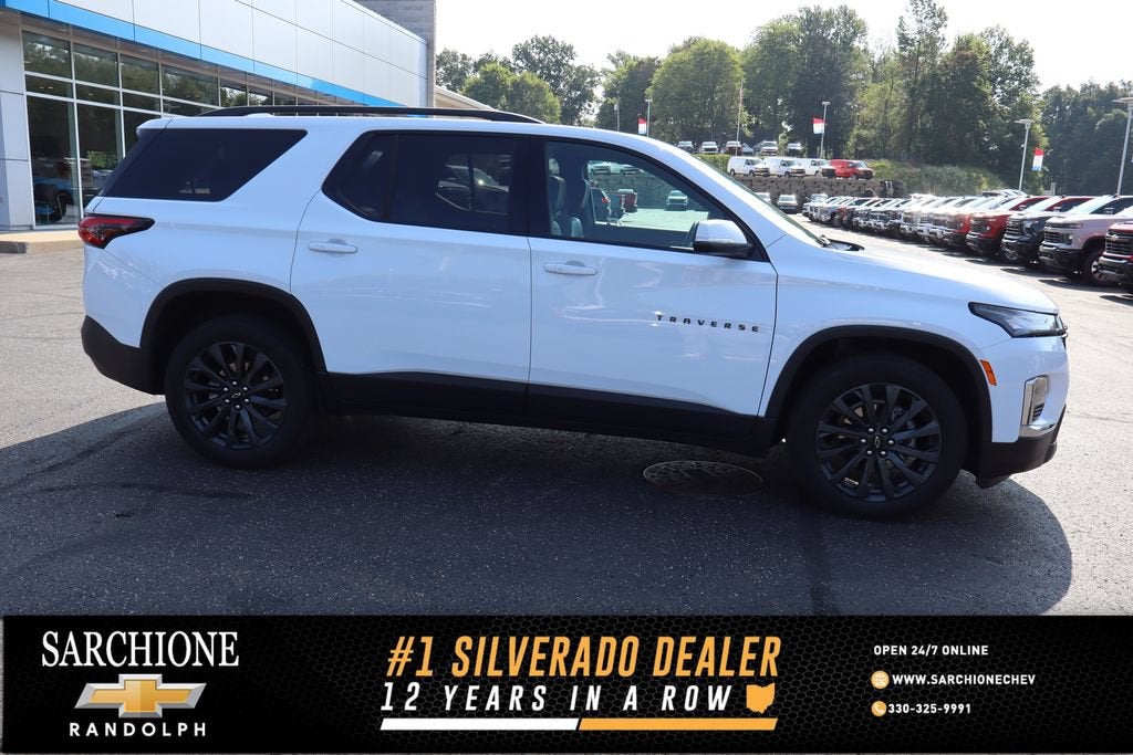 2023 Chevrolet Traverse Base