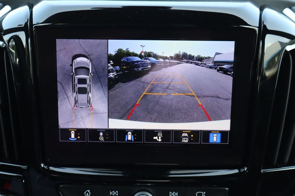 2023 Chevrolet Traverse Base
