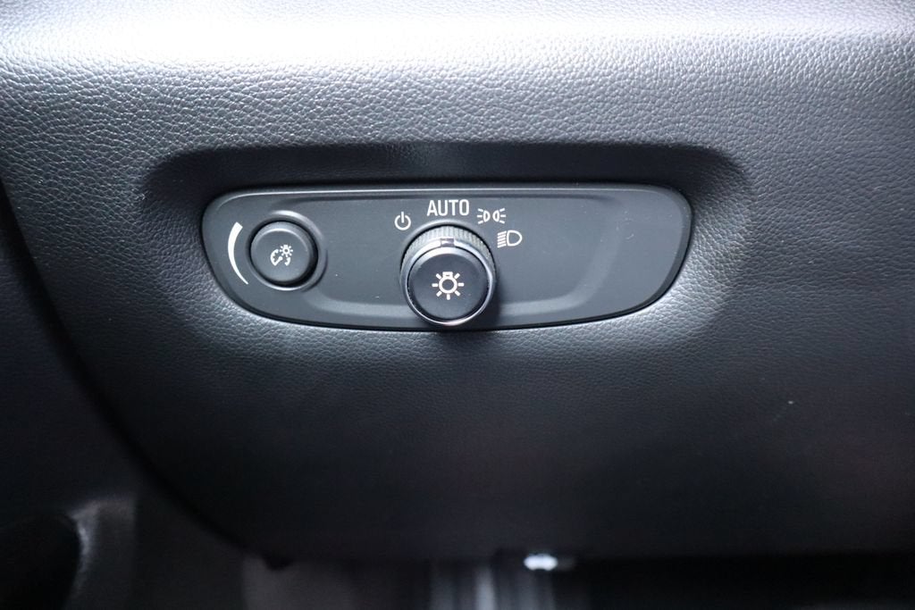2023 Chevrolet Traverse Base
